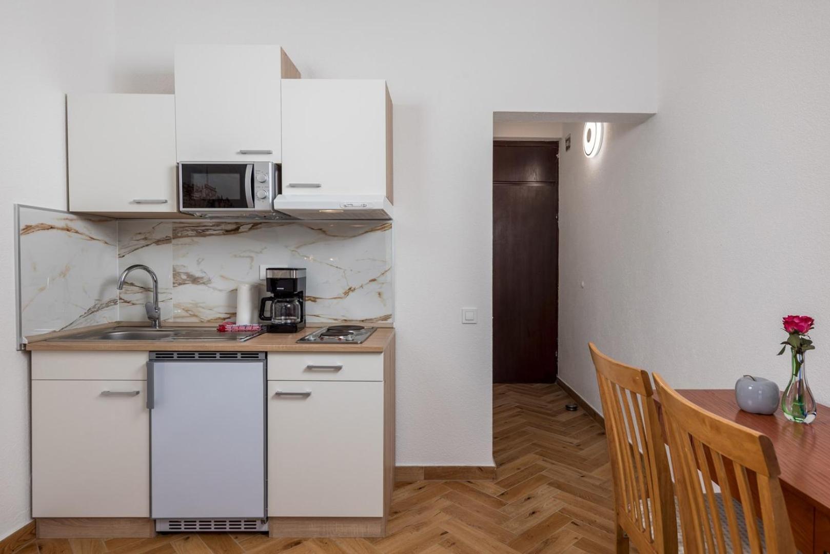 Apartments Jadranka Omišalj Eksteriør bilde